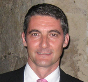 Dr. Arturo Vela Hernandez